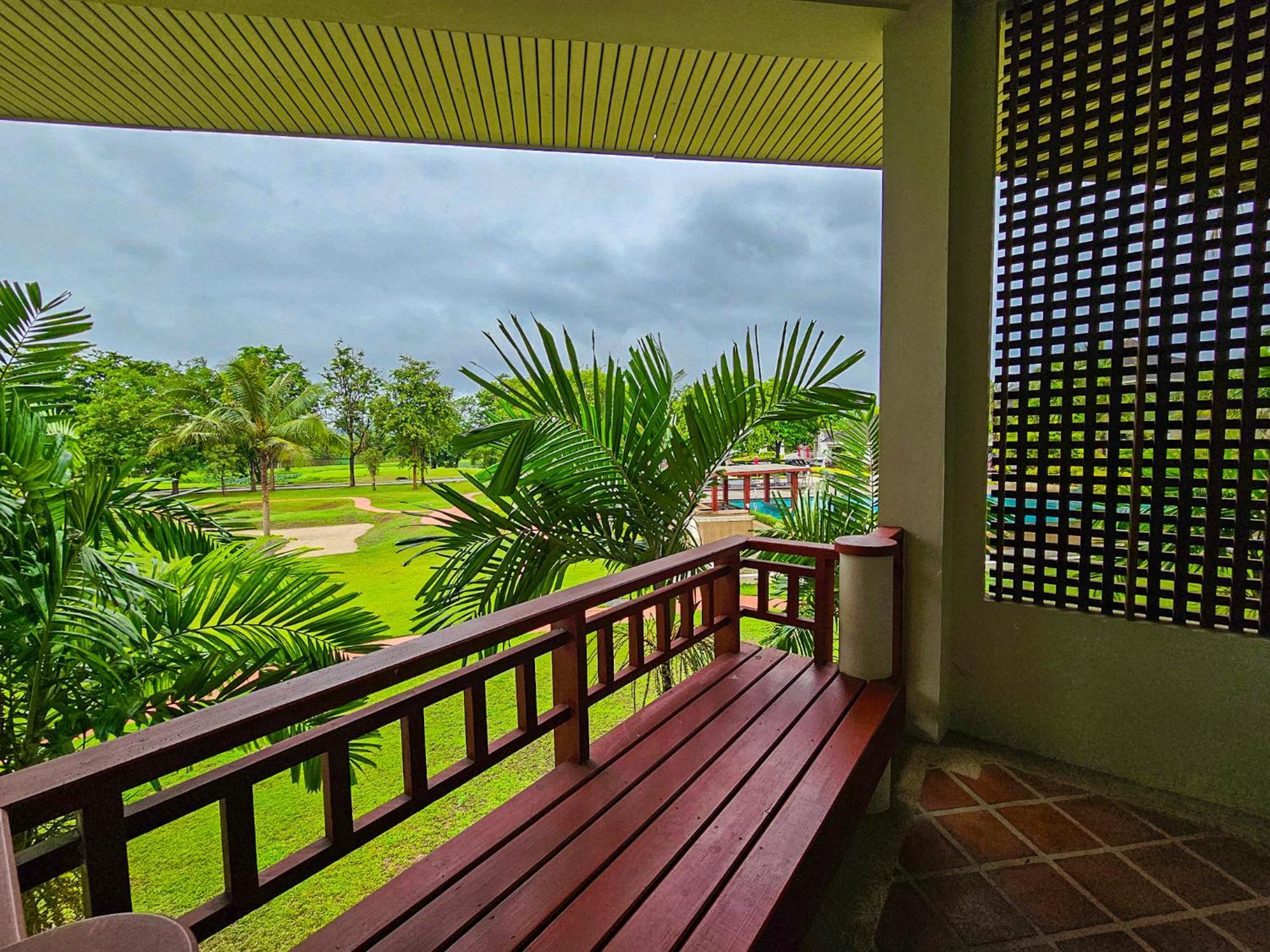 The Nouveau Chumphon Beach Resort And Golf Exterior foto