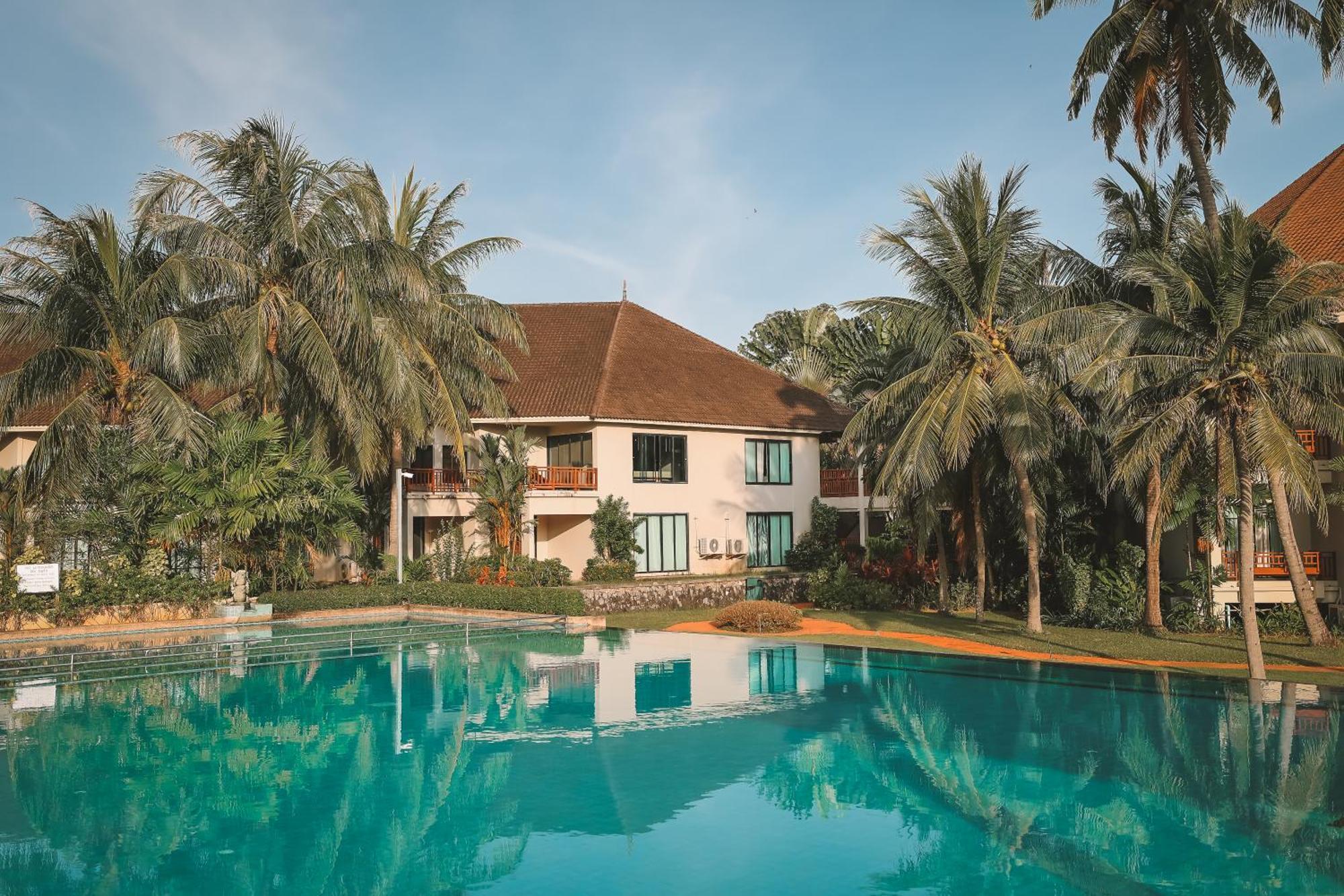 The Nouveau Chumphon Beach Resort And Golf Exterior foto